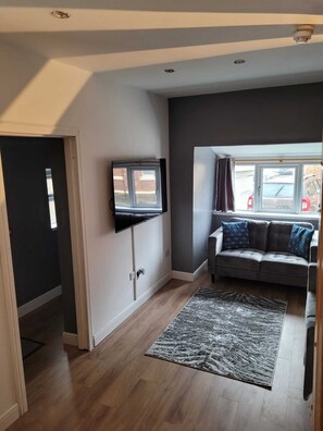 2 bedrooms, iron/ironing board, free WiFi, bed sheets - Family Holiday Apartment Blackpool South Shore (Blackpool)