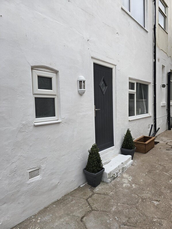 Apartment | Exterior - Family Holiday Apartment Blackpool South Shore (Blackpool)