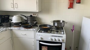 Private kitchen - Luxury Ultra super New bedroom near barking Rail Way station in london (Barking)