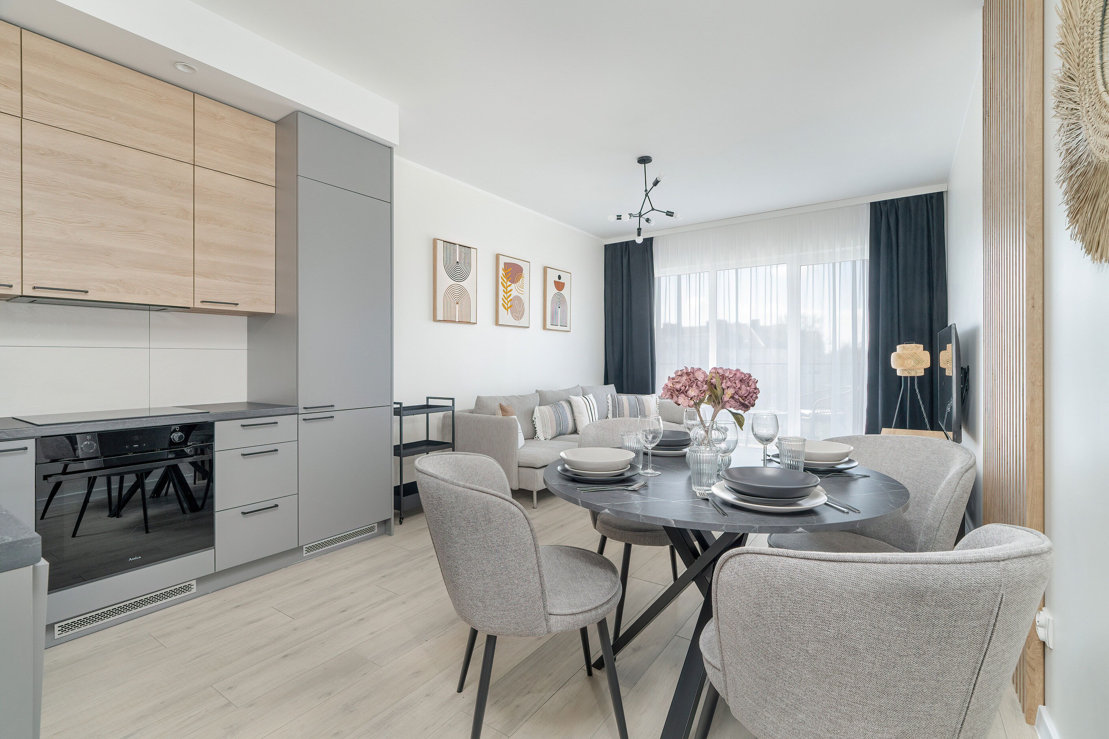 Apartment, 3 Bedrooms, Balcony | Living area