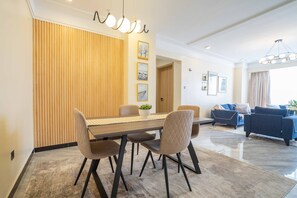 Dining - The epitome of convenience in Kilimani! Our 2-bedroom Tranquil Nest. (Nairobi)