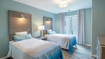 2 bedrooms, iron/ironing board, WiFi