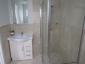 Shower, towels