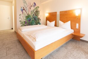 Standard Room | In-room safe, desk, laptop workspace, blackout drapes