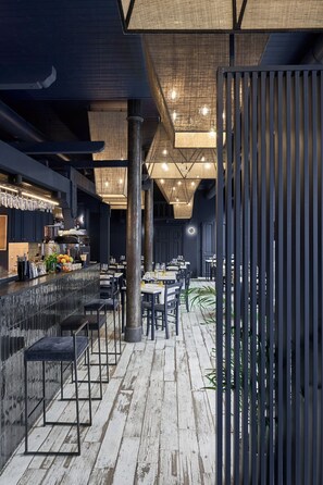 Bar (en la propiedad)