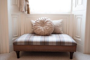 2 bedrooms, free WiFi, bed sheets - Luxury Nautical Apartment Central Free Parking (Whitby)