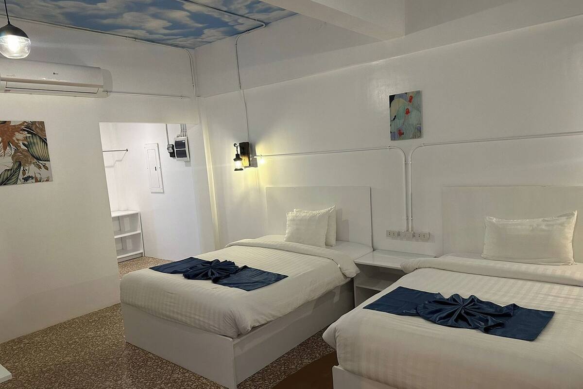 Desk, blackout curtains, free WiFi, bed sheets