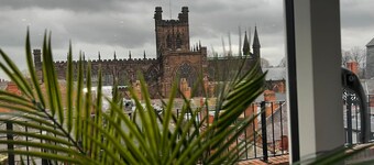 Penthouse On The Rows - Cathedral Views