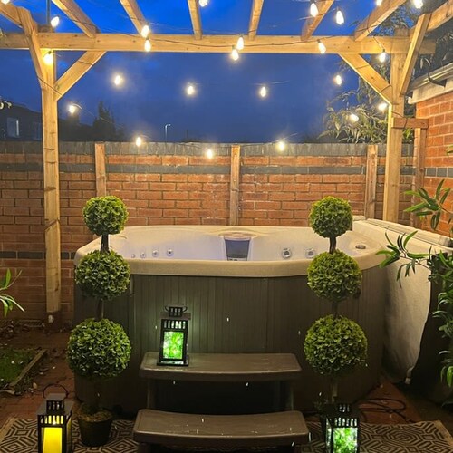 The Cheshire Gathering - Hot Tub 8 Bedroom