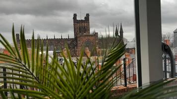 Apartment | 10 bedrooms, desk