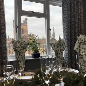 アパートメント | 10 室のベッドルーム、デスク