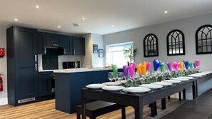 10 habitaciones y escritorio