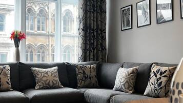 Apartment | 10 bedrooms, desk