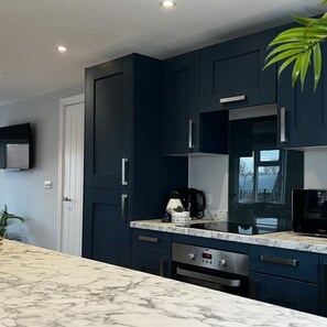 アパートメント | 10 室のベッドルーム、デスク