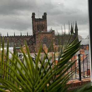 10 habitaciones y escritorio