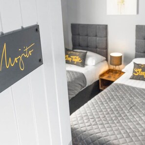 Apartment | 5 bedrooms, iron/ironing board, Internet