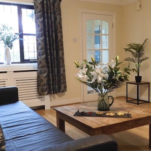 Apartment | 2 bedrooms, iron/ironing board - Lion House Chester - Very Near Zoo Ideal for Families (Chester)