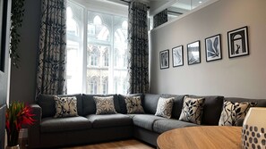 Apartment | 1 bedroom, desk, iron/ironing board - View On The Rows - Overlooking Eastgate Street (Chester)