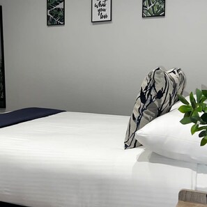 Apartment | 1 bedroom, desk, iron/ironing board - View On The Rows - Overlooking Eastgate Street (Chester)