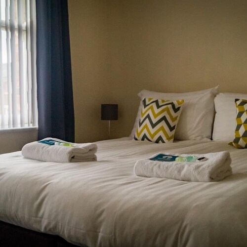 The Racecourse Gathering 5 Bed - Sleeps 12 City Centre