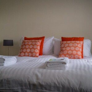 House | 5 bedrooms, iron/ironing board - The Racecourse Gathering 5 Bed - Sleeps 12 City Centre (Chester)