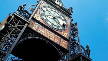 Rumah | 5 kamar tidur dan setrika/meja setrika