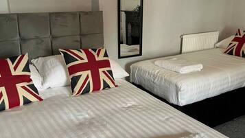 Lejlighed | 4 soveværelser, skrivebord