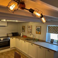 Apartment | 4 bedrooms, desk