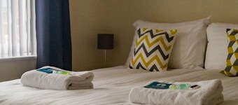 The Roman Gathering 5 Bed - Sleeps 12 City Centre