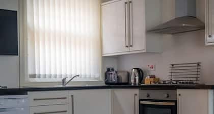 The Roman Gathering 5 Bed - Sleeps 12 City Centre