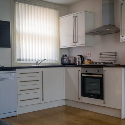 The Roman Gathering 5 Bed - Sleeps 12 City Centre