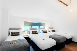 公寓 | 4 多间卧室、办公桌、熨斗/熨衣板