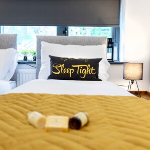 Căn hộ | 4 phòng ngủ, bàn, bàn ủi/dụng cụ ủi quần áo