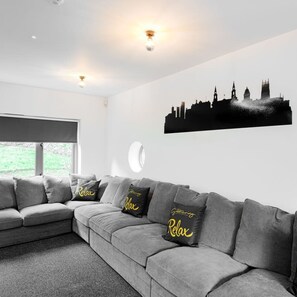 Apartament | 4 dormitoris, escriptori i planxa i posts de planxar