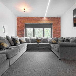 Căn hộ | 4 phòng ngủ, bàn, bàn ủi/dụng cụ ủi quần áo