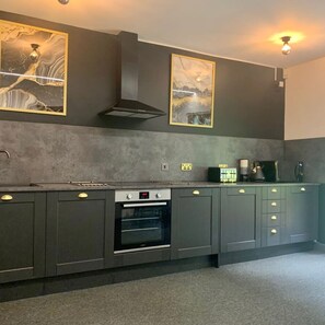 Apartament | 4 dormitoris, escriptori i planxa i posts de planxar