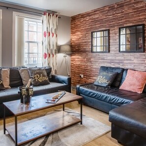 Apartament | 5 dormitoris i planxa i posts de planxar 