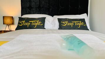 Apartment | 1 bedroom, desk, iron/ironing board