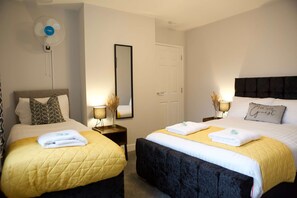 Appartamento | 2 camere, una scrivania, ferro/asse da stiro