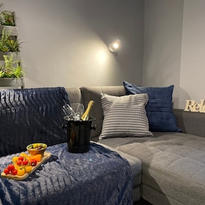 House | 9 bedrooms, desk, iron/ironing board - The North Wales Gathering - 9 Bedroom - EV Charging (Flint)