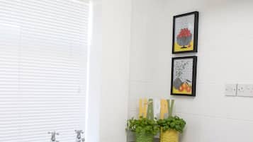 Apartment | 3 bedrooms, iron/ironing board