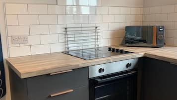 Apartment | 4 bedrooms, desk, iron/ironing board