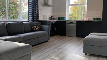 Apartment | 4 bedrooms, desk, iron/ironing board