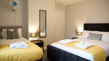 Apartment | 4 bedrooms, desk, iron/ironing board