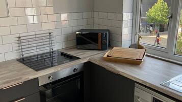 Apartment | 3 bedrooms, desk, iron/ironing board