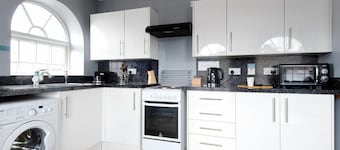 The Glyndwr - Berwyn House Central Wrexham