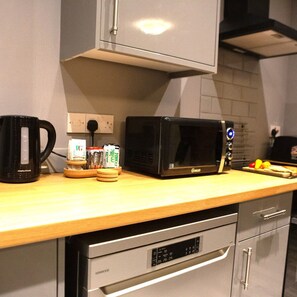 Apartment | 2 bedrooms, desk, iron/ironing board - The Cavern Apartment Liver House (Birkenhead)