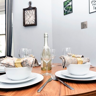 Wrexham Central Stay Apartment Seven