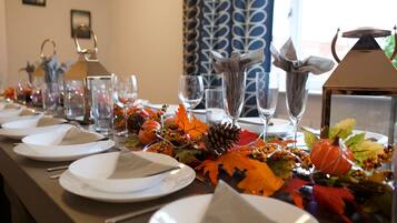 Apartment | 6 bedrooms, iron/ironing board, Internet