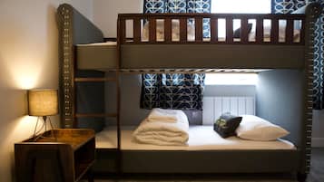 Apartment | 6 bedrooms, iron/ironing board, Internet
